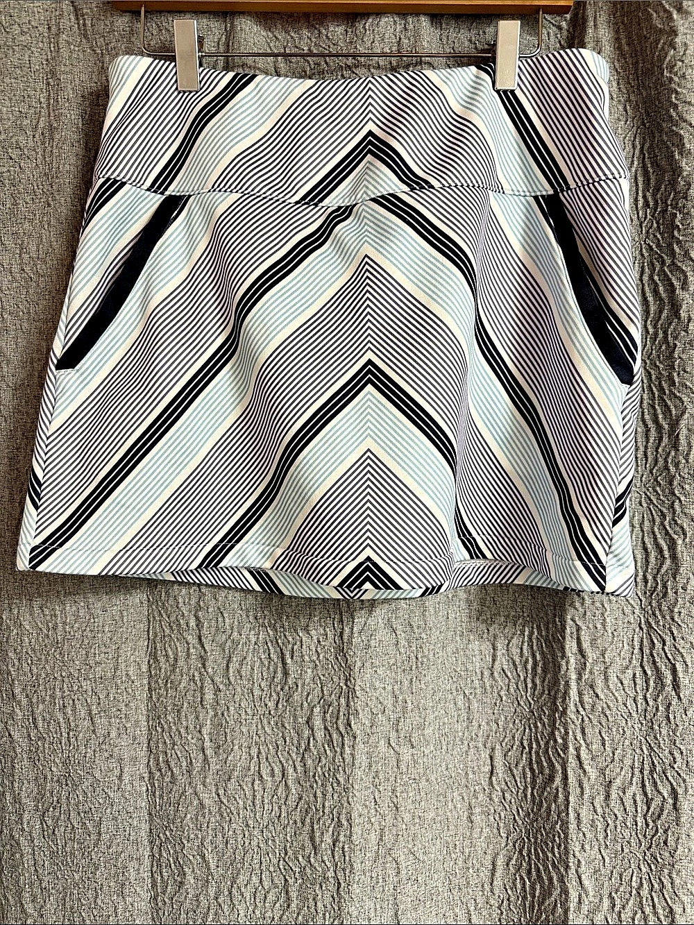 Adidas Climacool Geometric Mini Skirt in White & Blue Size Medium